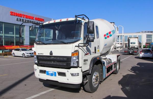 Buy cheap Concrete Mini Truck Mixer HOWO 4×2 Weichai Engine 220hp 4 Cubic Single Axle 6 Tires from wholesalers