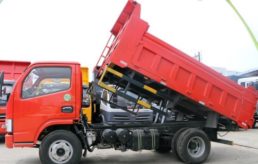 DFS3060GL6 Mining Dump Truck 6 Wheels Light Dump Truck 140HP For Africa