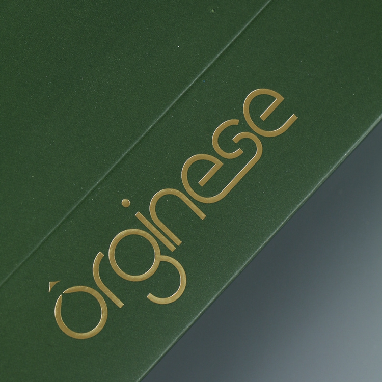 Customized Logo Accepted Ivory Board Paper Bags for Boutique Requirement