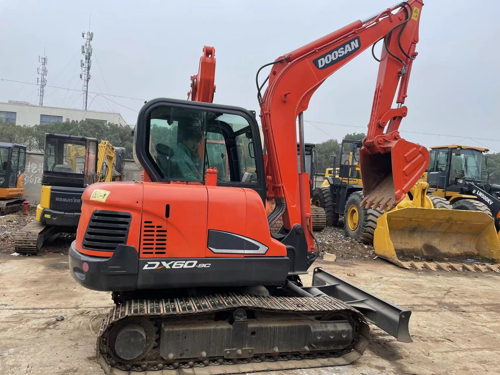 2019 Original Korea Used Doosan Excavator Doosan DX60 Doosan DX75