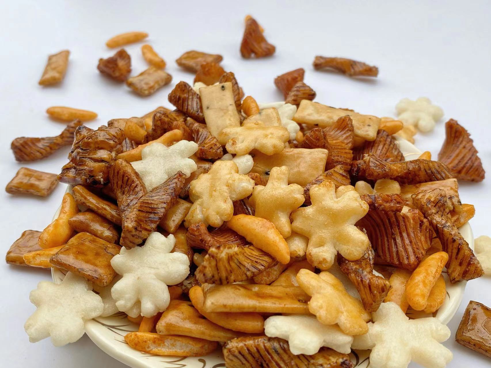 Best Seller Mixed Beans Nut Snacks with Rice Crackers Peanuts Coated Green Peas