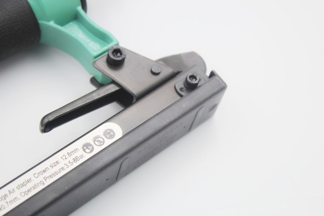 Hot Sale Durable 21 Gauge Fine Crown Air Pneumatic Staple Gun (Green) Air Stapler 8016 for Furniture Decoration