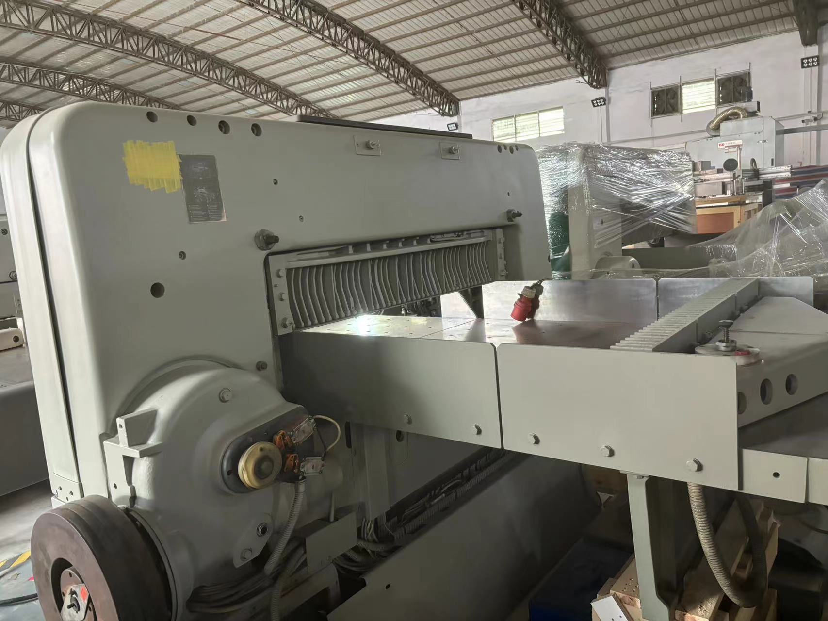 Polar 115 EM Guillotine Second Hand Paper Cutting Machine for Machinery Repair Shops