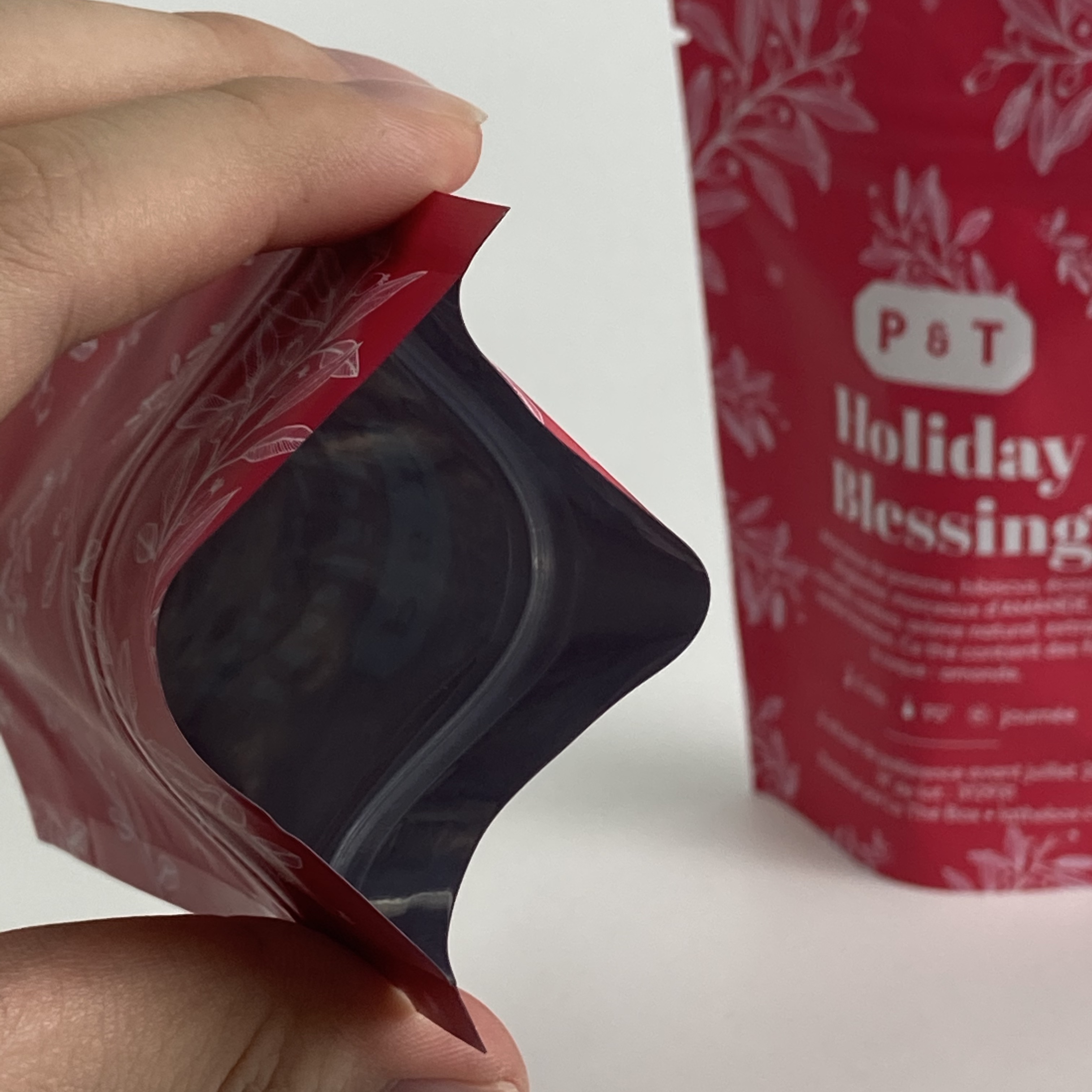 Low MOQ Plastic Food Grade Stand Up Zipper Pouches With Aluminum Foil
