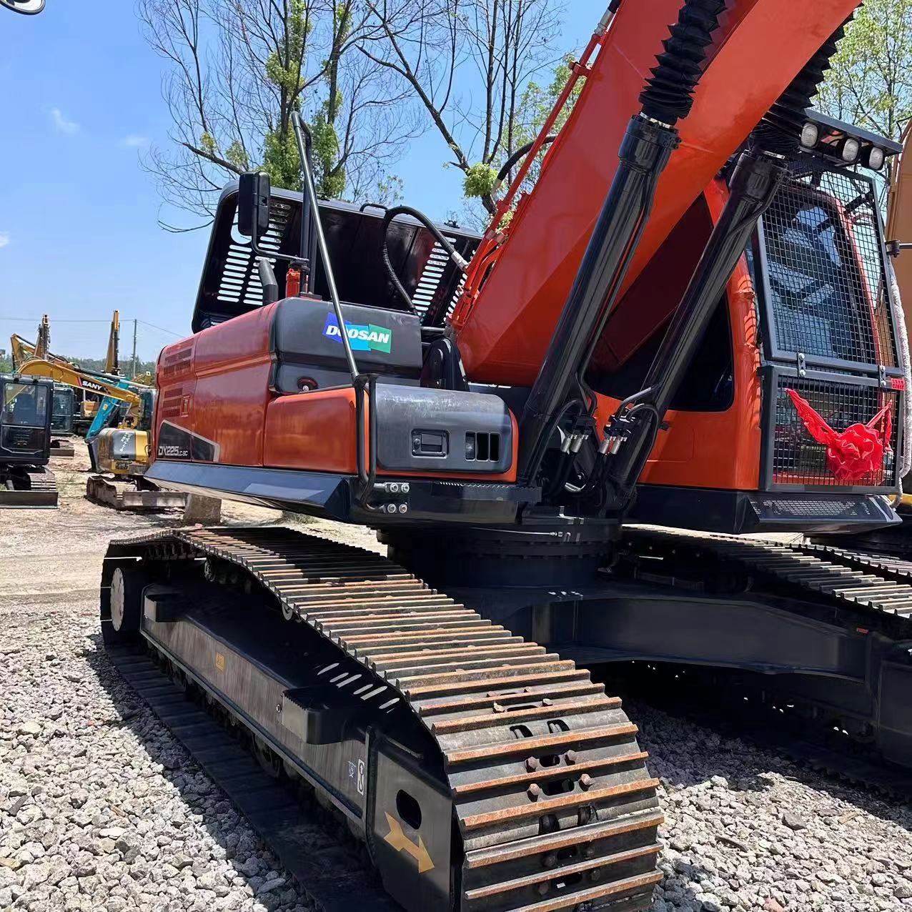 Used Doosan Digger DX225 Secondhand 22.5ton Medium Type Crawler Excavator