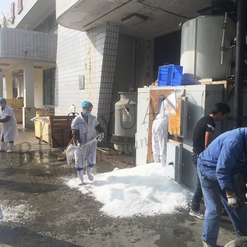 Seafood 2.7KW SS304 Flake Ice Maker Machine , Industrial Ice Maker Machine