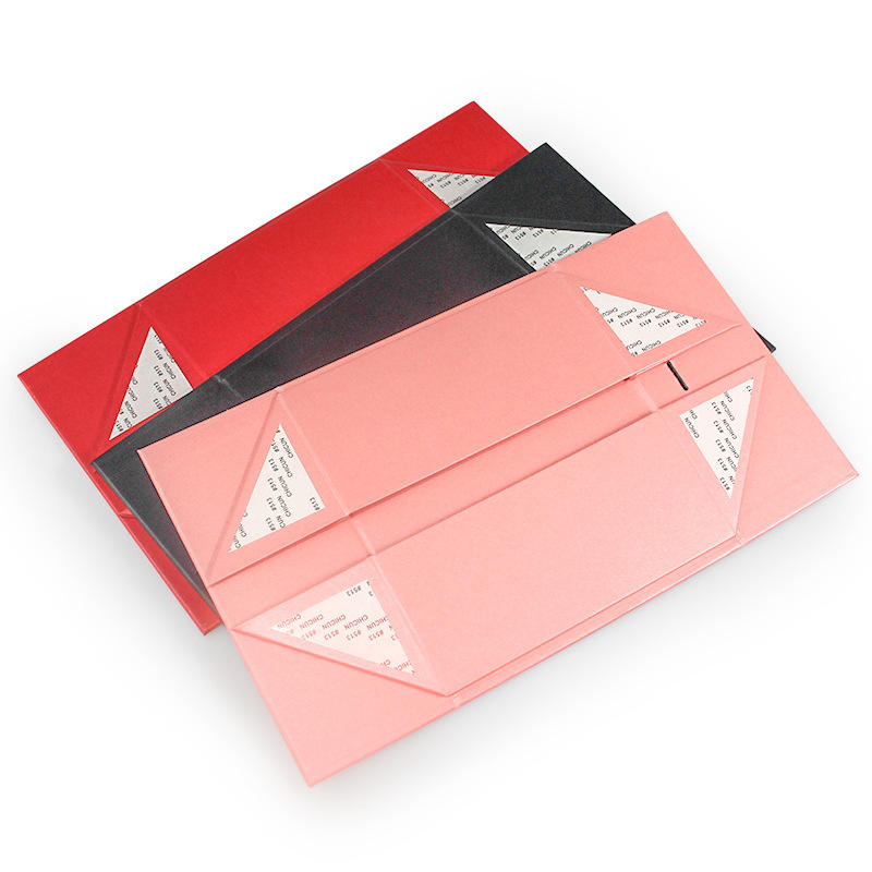 Custom Luxury White Black Pink Magnet Flap Clothing Paper Box Foldable Magnetic Closure Gift Box