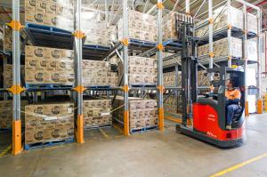 China Heavy Duty Drive In Racking System Corrosion Protection Space Saving on sale