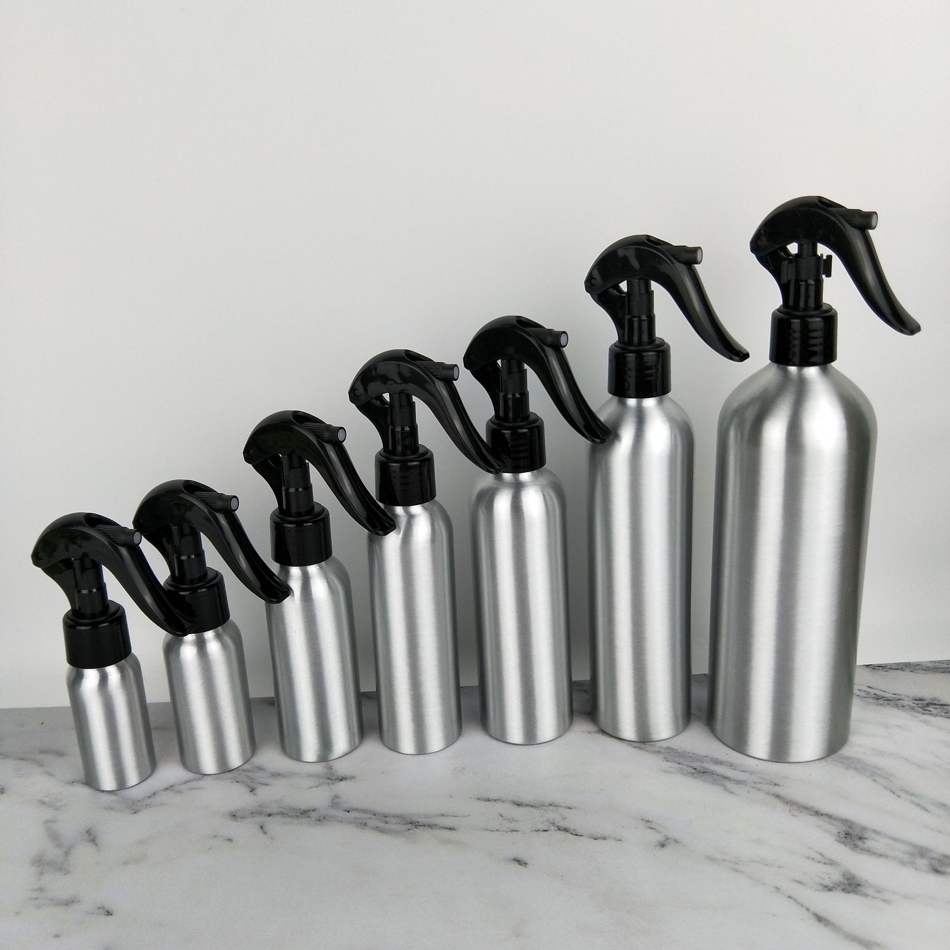 Customized Colors Aluminum Body PP Sprayer 30ml 50ml 100ml 120ml 150ml Black Matte Perfume Bottle with White Mist Spray Cap