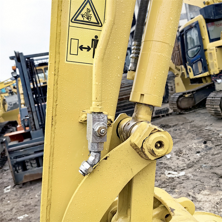Affordable KOMATSU PC56 Excavator with Low Working Hours and Crawler Chain Movement