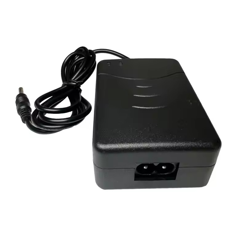 Universal Charger NC-III Battery Charger For South Total Station Li-30 LI-39Battery Li-IonBattery Charger NC-III Size3.5*1.35mm