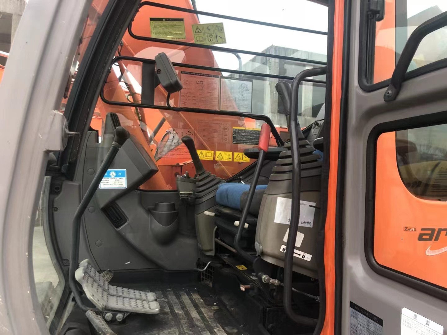 Used Hitachi 135us Excavator For Sale At A Very Competitive Price, Welcome Buyers