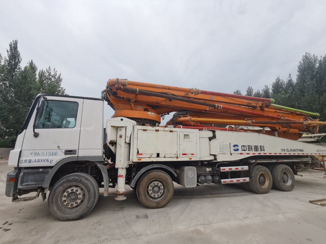 2013 Zoomlion 56m Used Concrete Pump Truck Spare Pipes