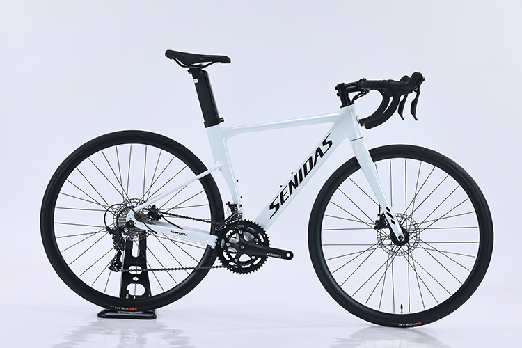 Lightweight Aluminum Frame Road Bicycle With 18 Speed And Hydraulic Brake For Control