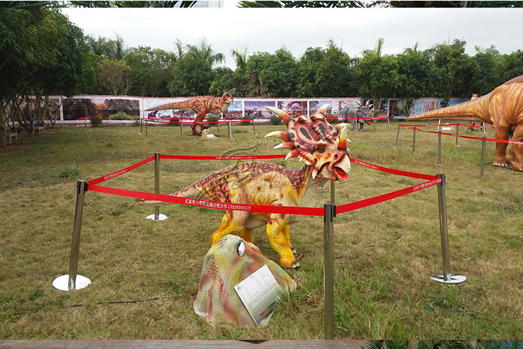 Long 2.5 M Artificial Outdoor Natureal Giant Dinosaur Statue For Shopping Mall