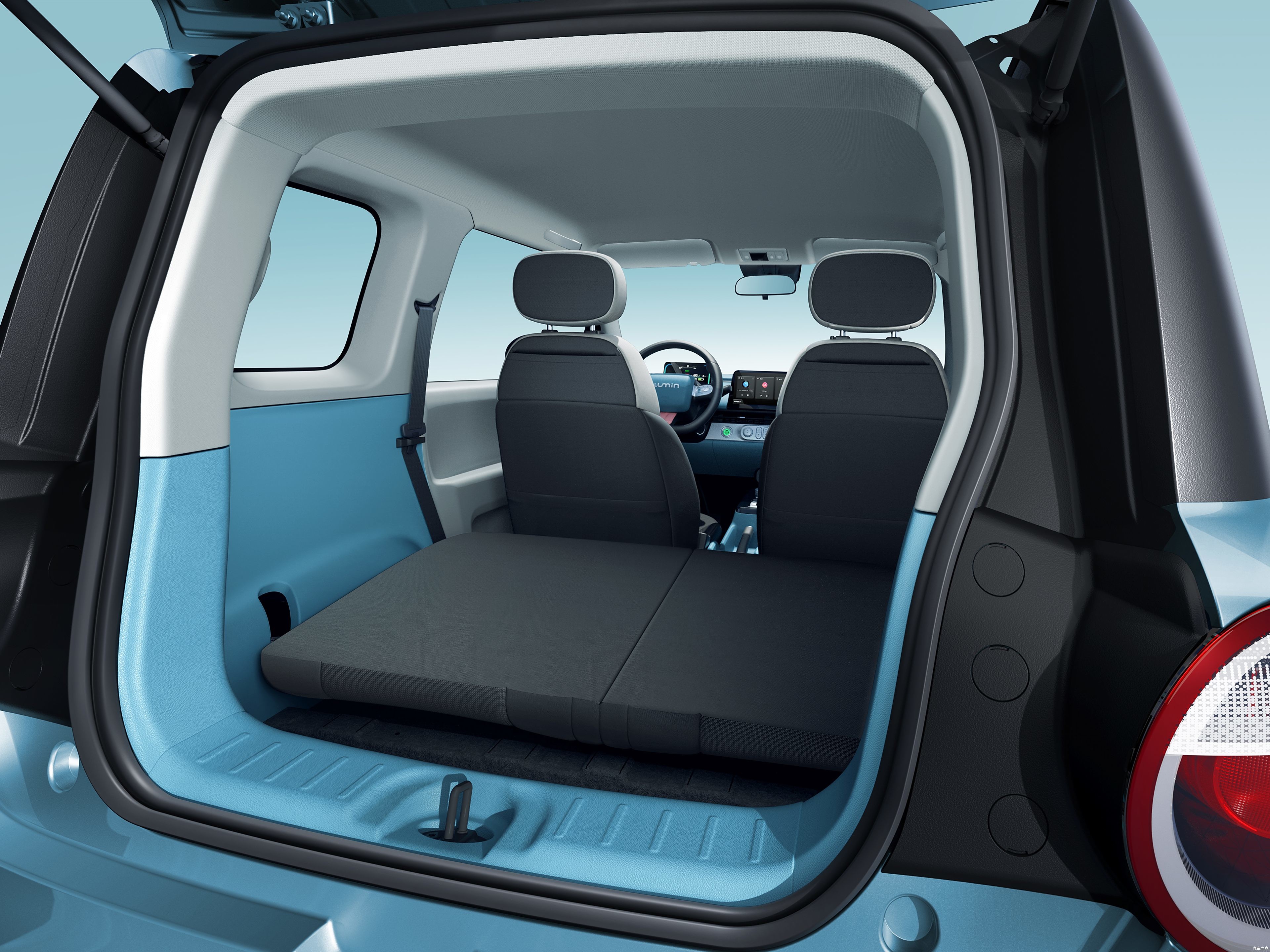 2024 Changan lumin, range 205km-301km. Small electric car for urban commuting. Supports fast charging and cheap