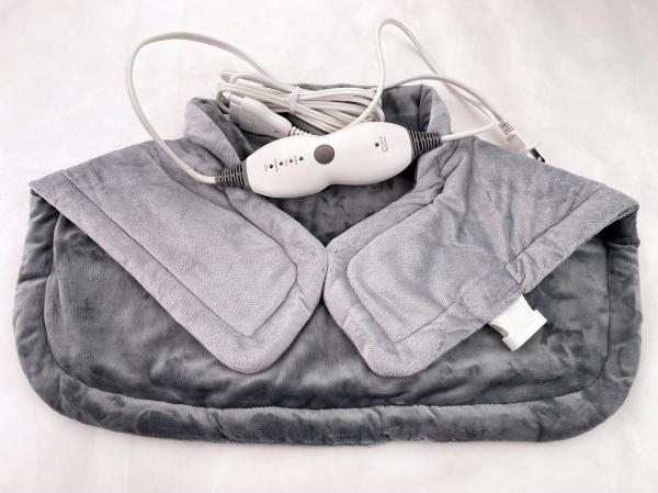 Buy cheap 120V 60Hz 230V 50Hz Neck Heating Pad With New Patent Carbon Fiber Heating Wire from wholesalers