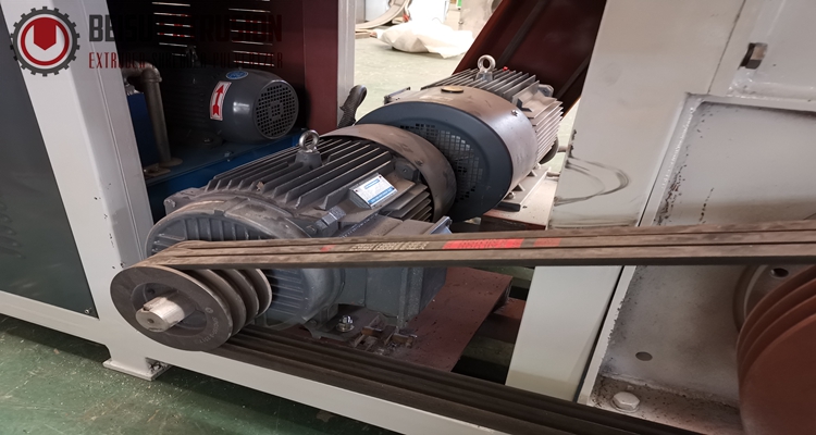BEISU Factory BS-800 Single shaft shredder grinding machine with Fan blower