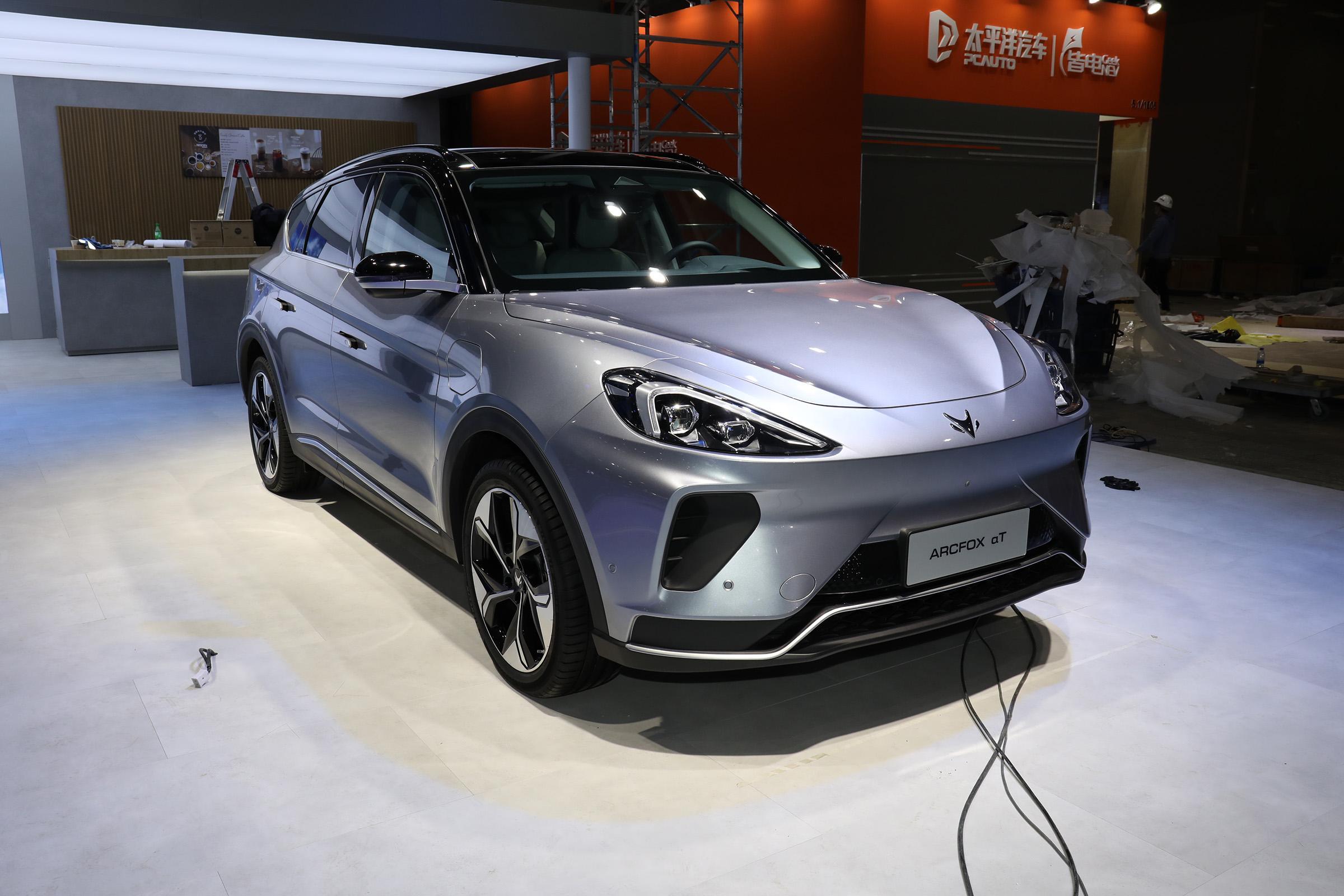 Made Cool Electric Vehicle Arcfox Alpha T SUV with Customized Dimensions 4788*1940*1683
