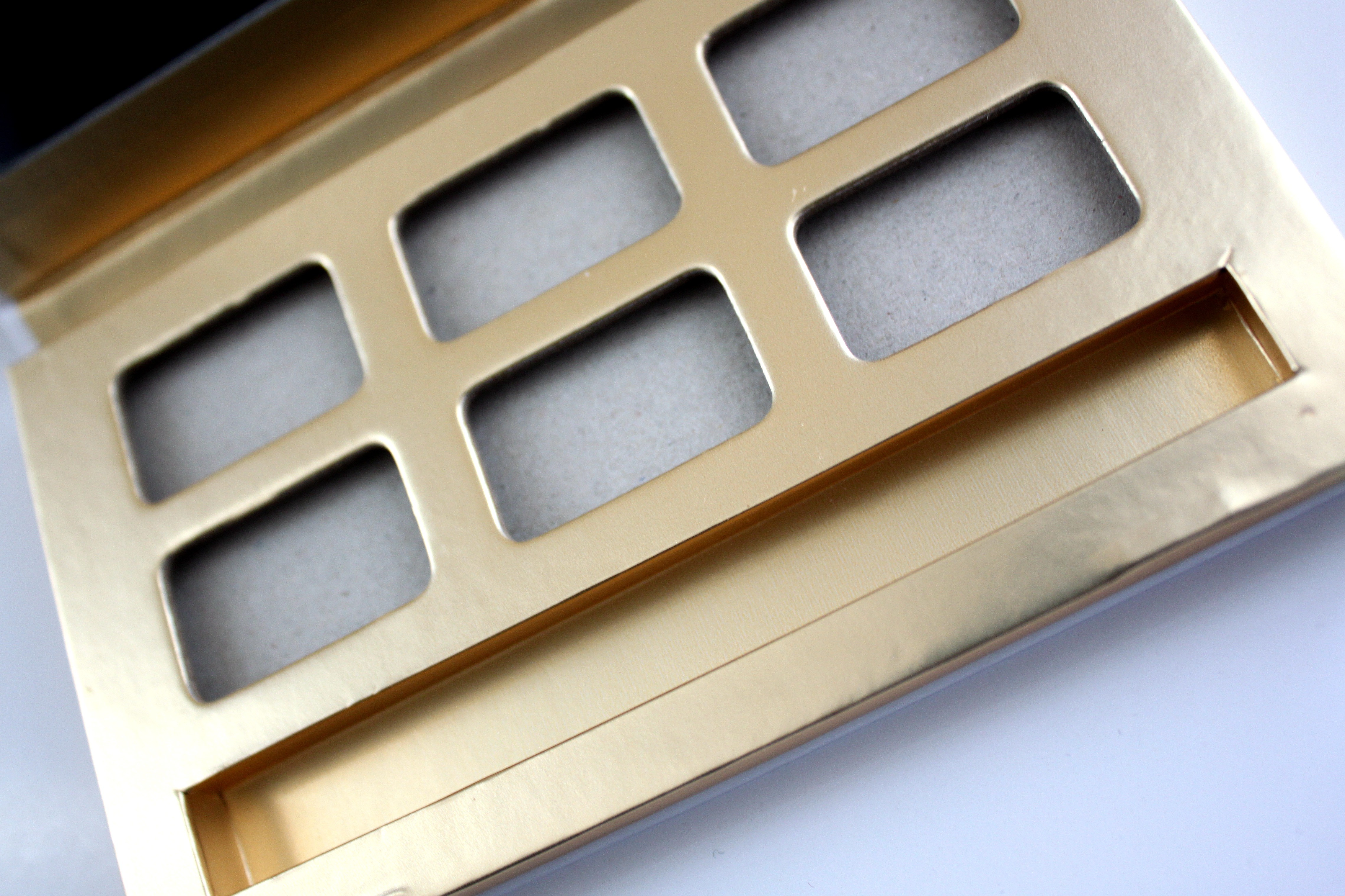 Matte Gold Empty Eyeshadow Palette Metalized Paper Customized With Brush