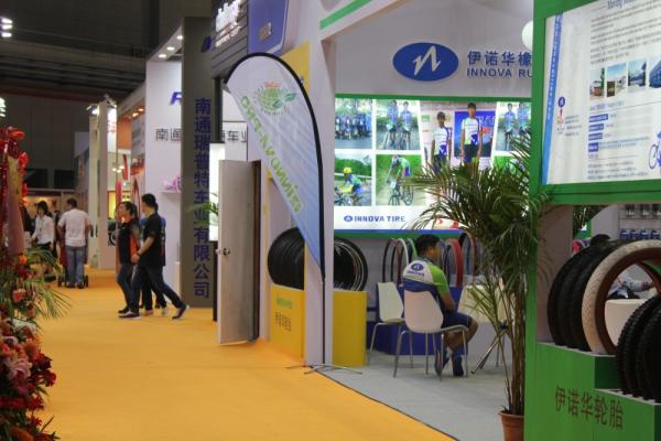 Buy cheap Medium Teardrop Flag Banners with Cross Feet from wholesalers