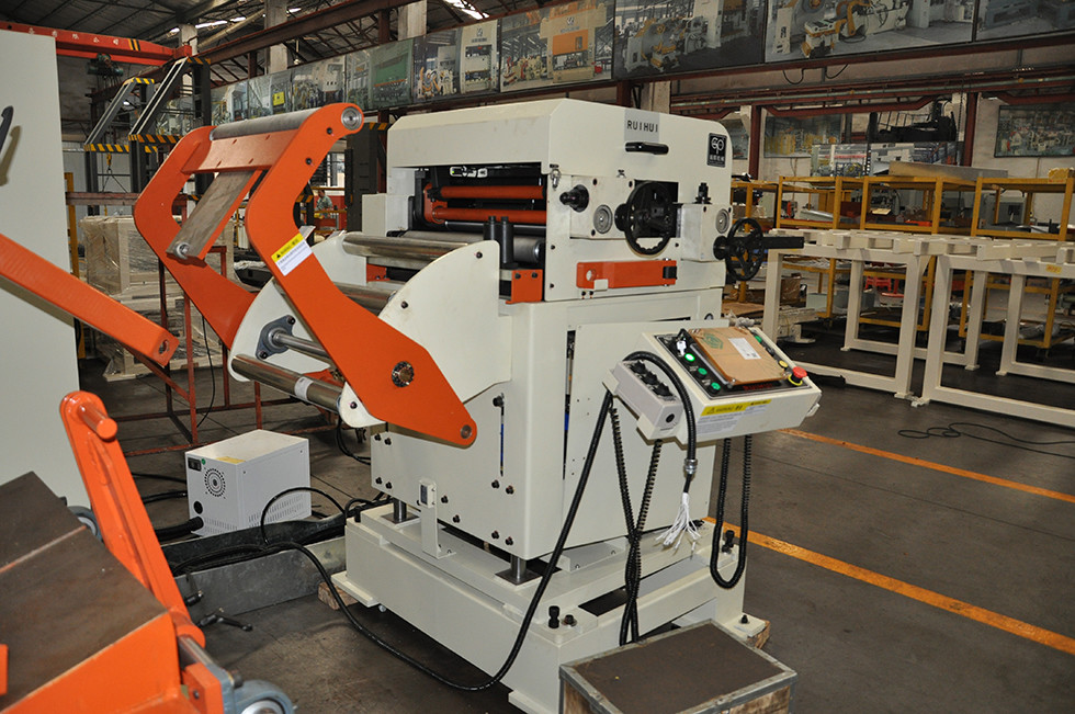 Fully Automatic Metal Sheet Feeding Roller Decoiler and Straightener Feeder Machine