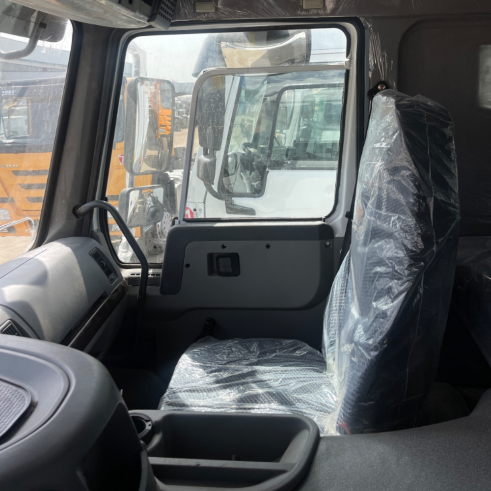 SINO TRUCK 10 Wheeler RHD 30tons Used HOWO Tipper Dump Truck 6x4 Automatic Air Conditioner