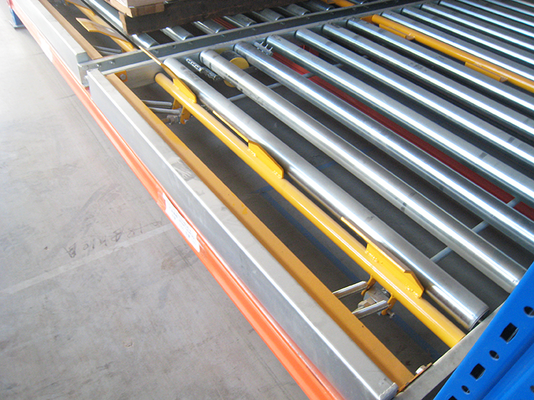 Efficiently Designed Pallet Flow Roller Gravity Rack for 300-1500kgs Weight Capacity