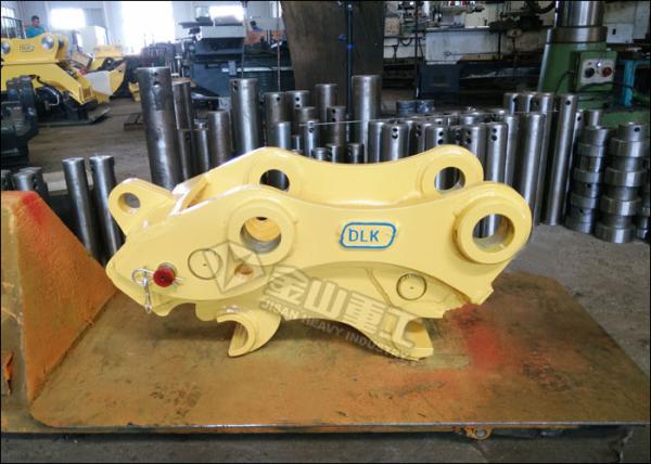 Buy cheap Push Type Excavator Quick Coupler 380-420mm Pin Distance For Komatsu PC120 from wholesalers
