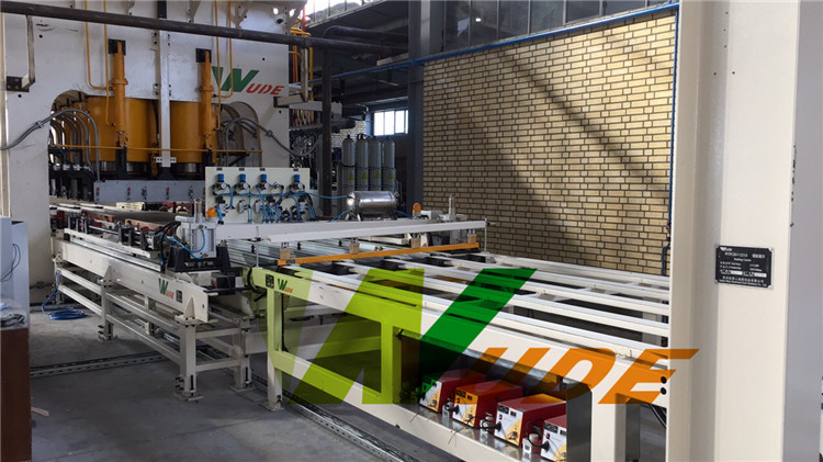 High Pressure Short Cycle Laminating Press Machine For Furniture Board Making