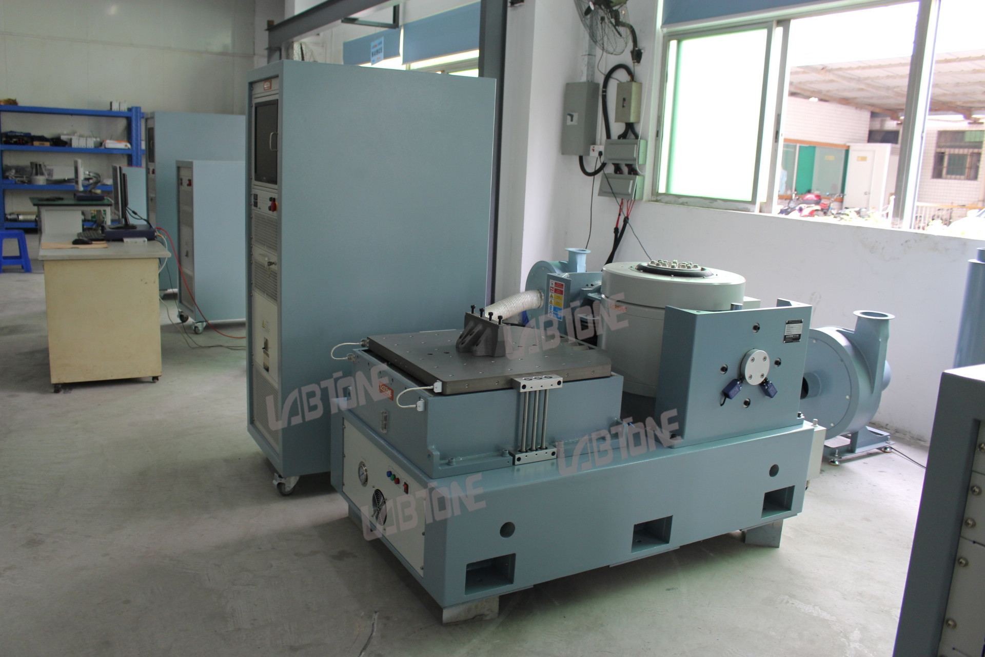 22kN Electrodynamic Vibration Shaker System Conforming to IEC60068-2-27:2008