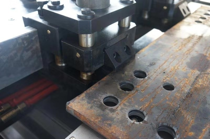 1200KN Servo Feed Drilling Force Cnc Plate Hole Drilling Machine With 26mm Max Punching Diameter