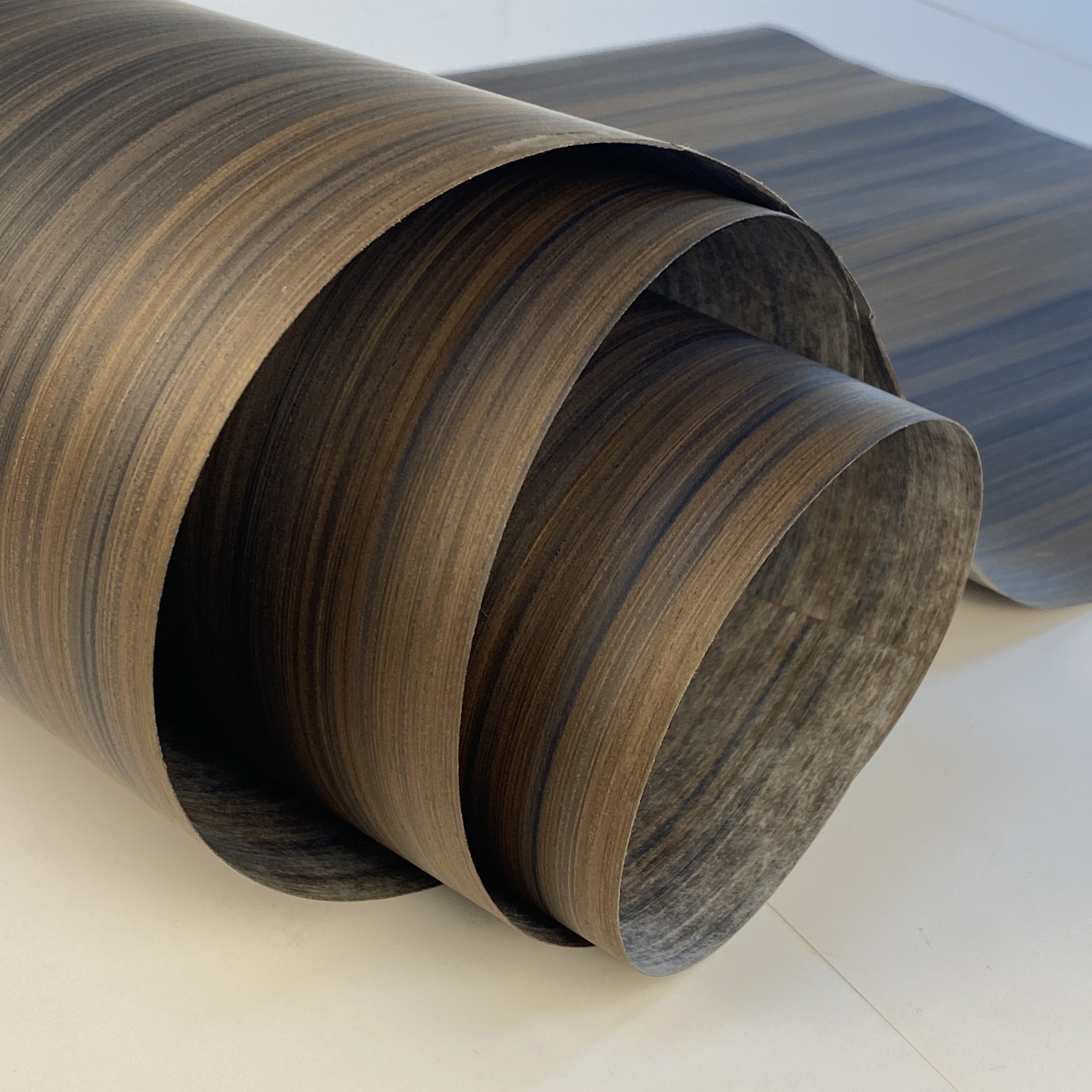 Natural Solid Engineered Wood Veneer Smoked Eucalyptus Wood Veneer for Decorating Panel Furniture