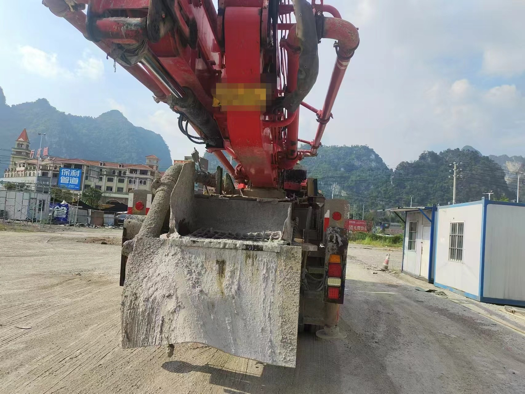 Stable Condition Concrete Pump Trucks with Basic Maintenance and 1400mm Feeding Height