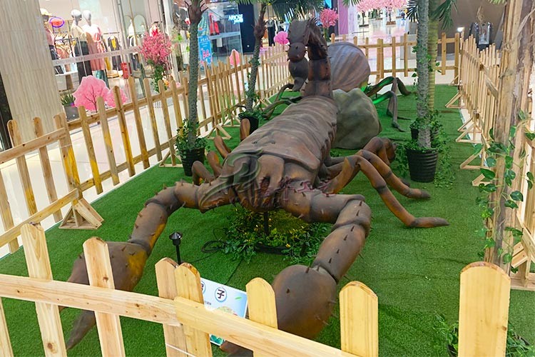 Life Size Crab Electronic Insects Scorpion , Zoo Park Decorative Statues