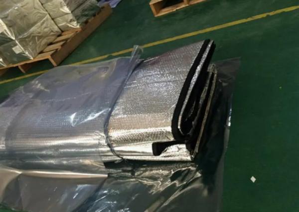 Reflective Foil Bubble Foam Heat Insulation Insulated Pallet Covers Waterproof