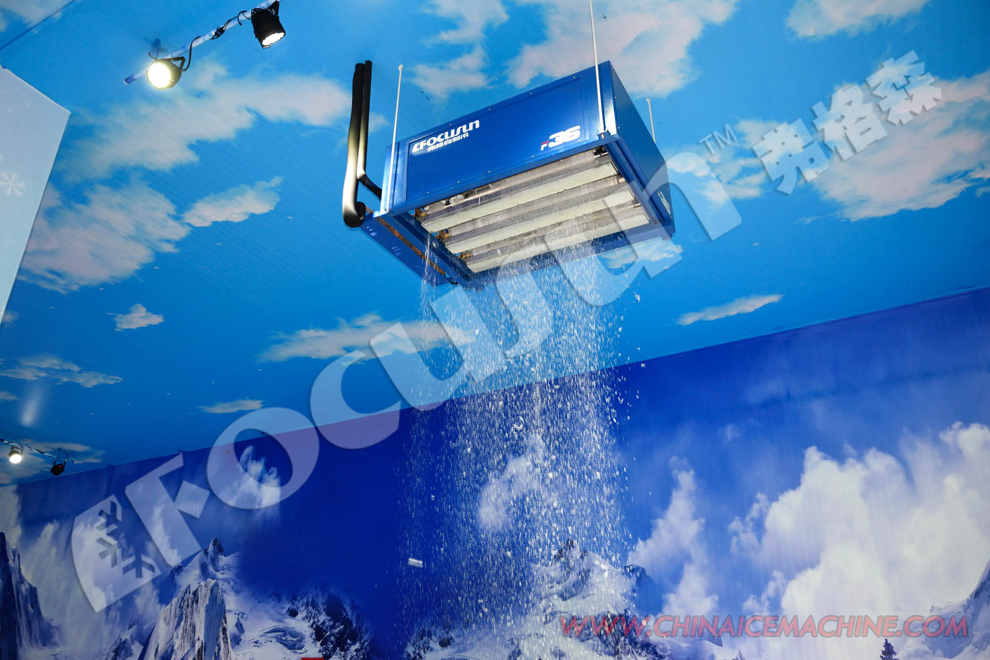 Snow Falling Machine for Commercial Skiing Ice Size 2*2*2mm Commercial