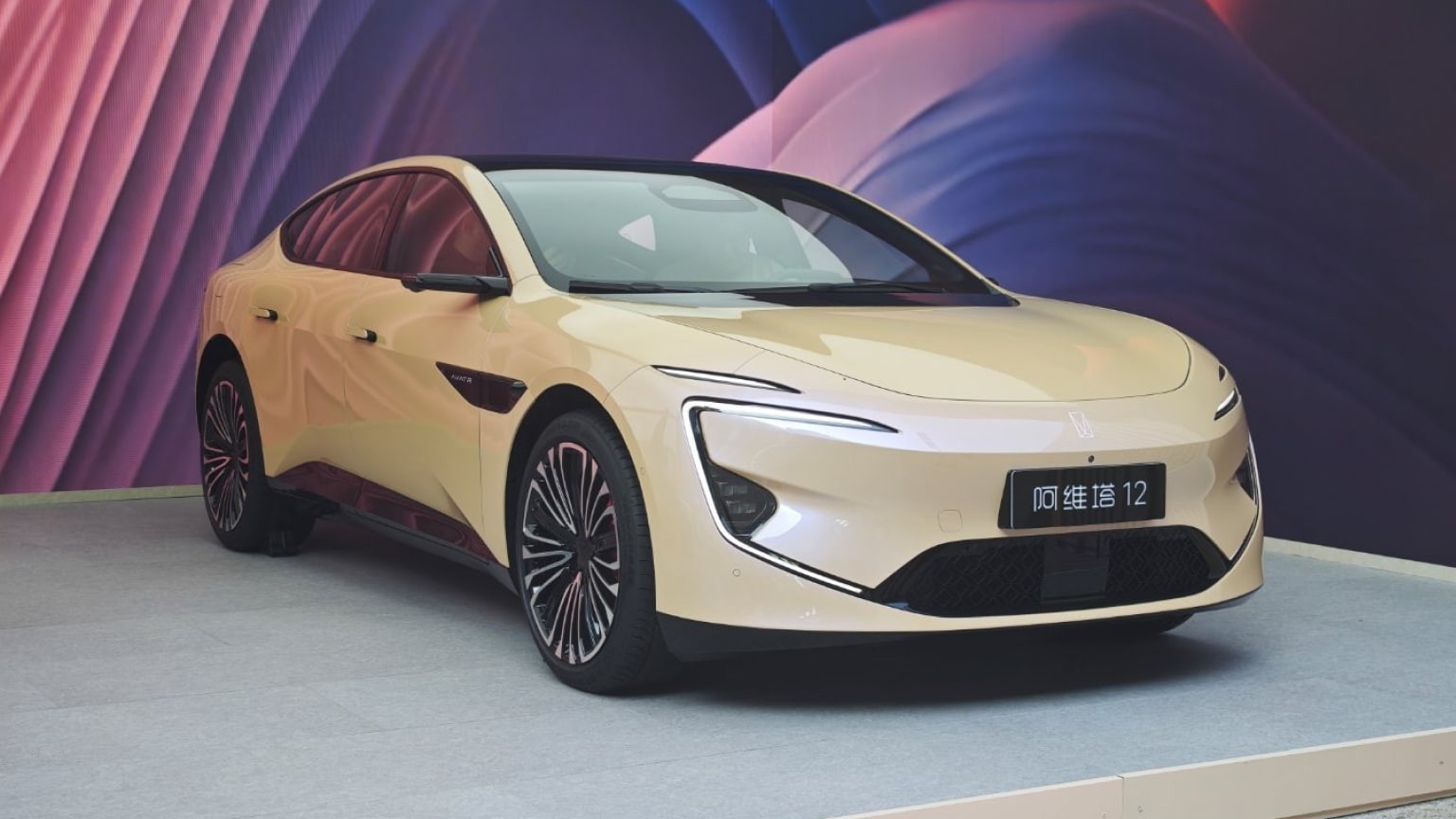 2025 AVATR 12 is a high-end electric sedan in China. It has two modes: Ev and Erev