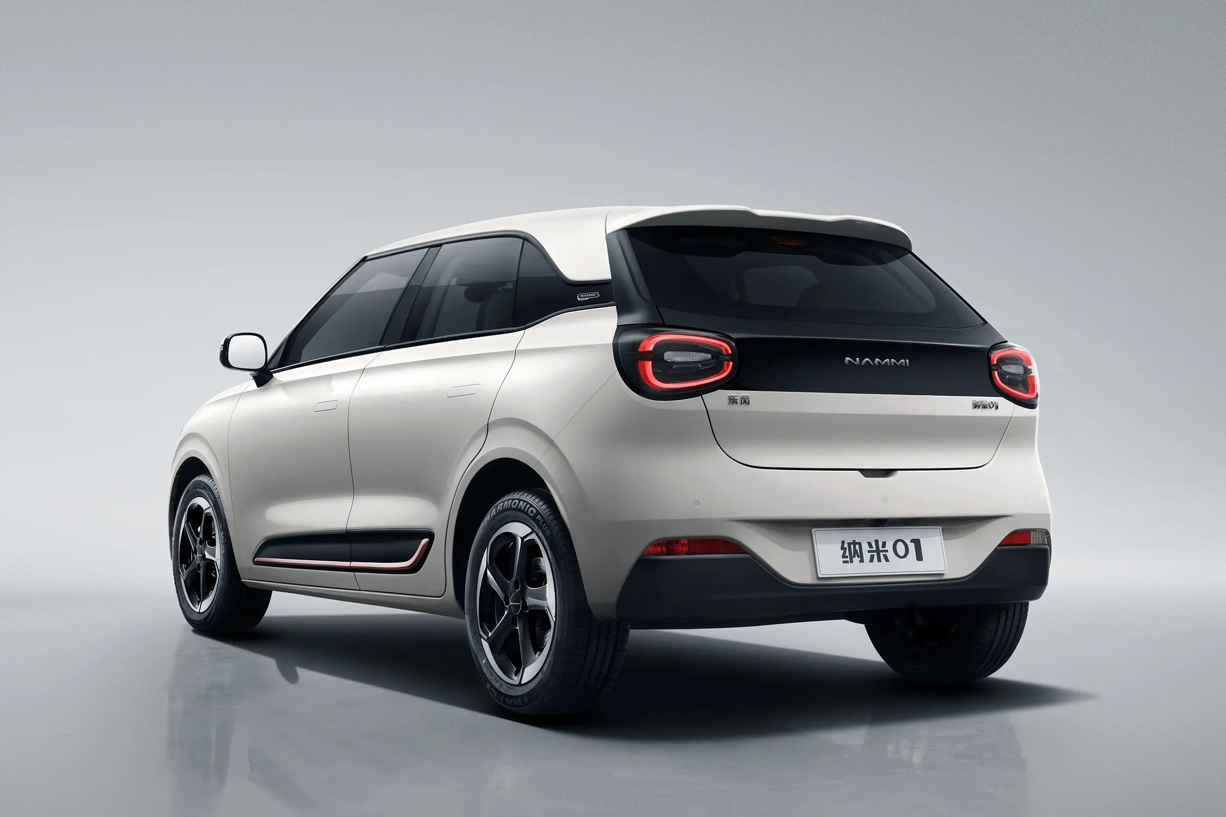 Made in china Mini SUV Dongfeng Nami 01 with High quality video entertainment system ready in stock