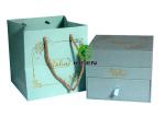 Recycled Folded Retail Paper Shopping Bags High End With Twisted Handle