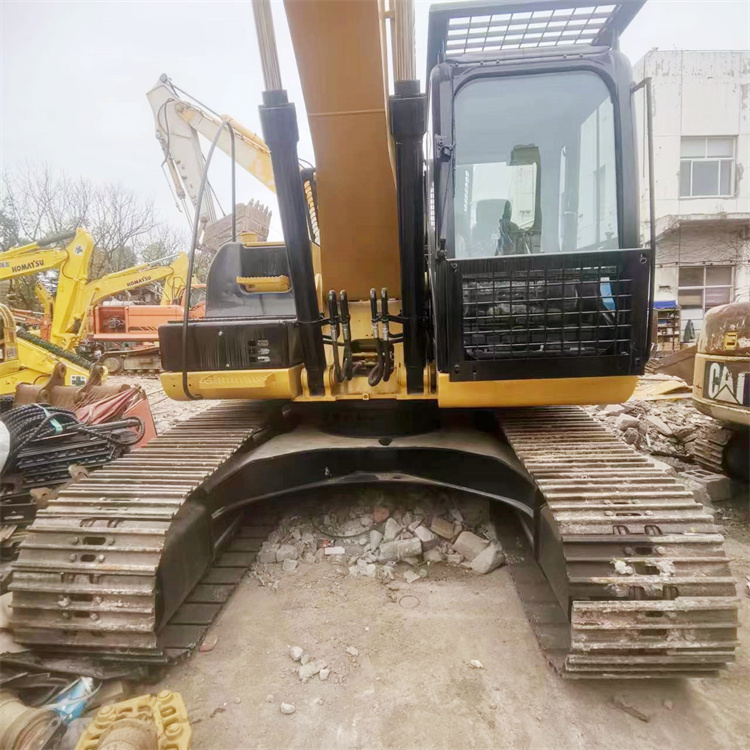 20000 KG Machine Weight Caterpillar 320D2 Excavator in Good Condition Japan Original