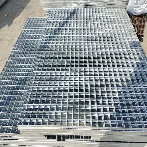 Buy cheap Galvanized Stainless Serrated Steel Grating Fence Drainage Channel from wholesalers