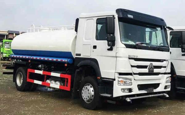 Buy cheap 15 m3 SINOTRUK HOWO 4x2 water truck from wholesalers
