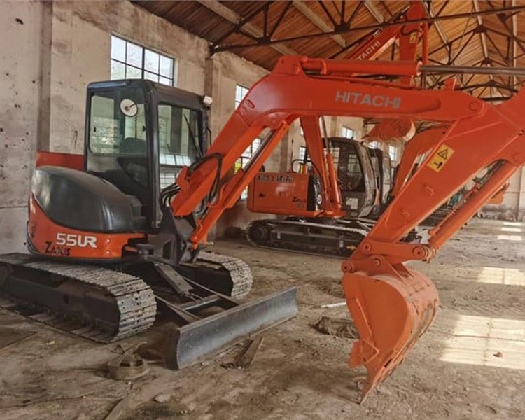 33.1Kw Power Hitachi ZX55 Excavator 5.5 Ton Mini Bagger with 2001-4000 Working Hours