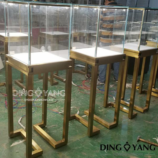 Buy cheap Lockable 450X450X1350MM Store Jewelry Display Cases from wholesalers