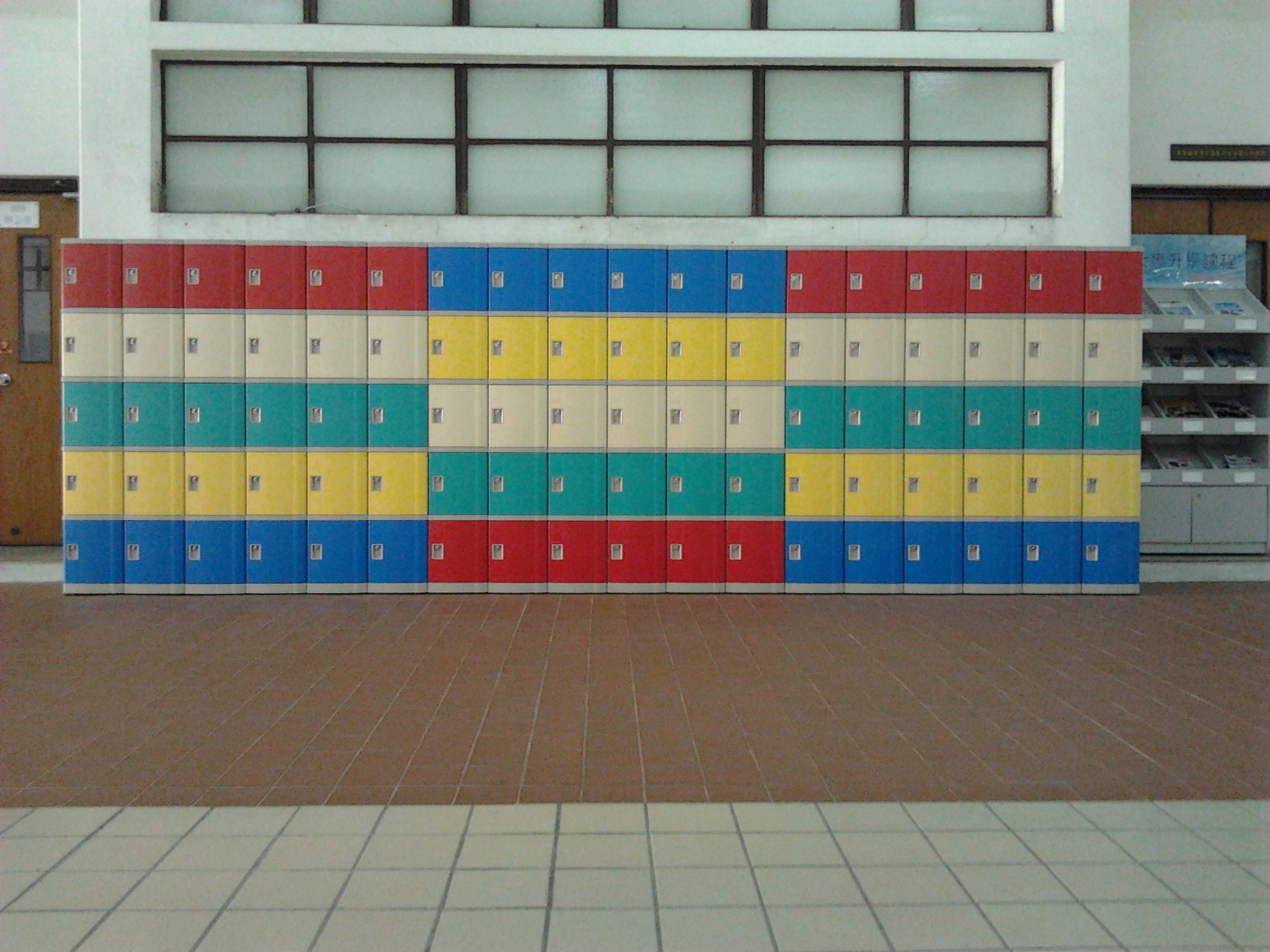 Token Operated Lockers 3 Comparts 1 Column , Red Storage Locker For Gym