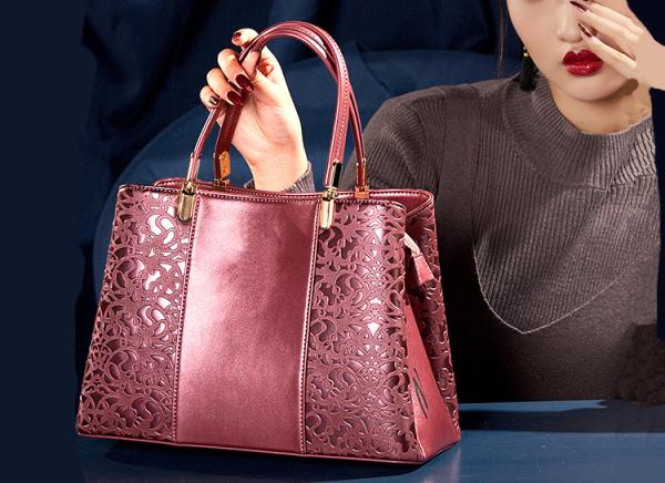Buy cheap The new 2019 stylish lady's bag high-capacity middle-aged lady's bag fashion mom handbag from wholesalers