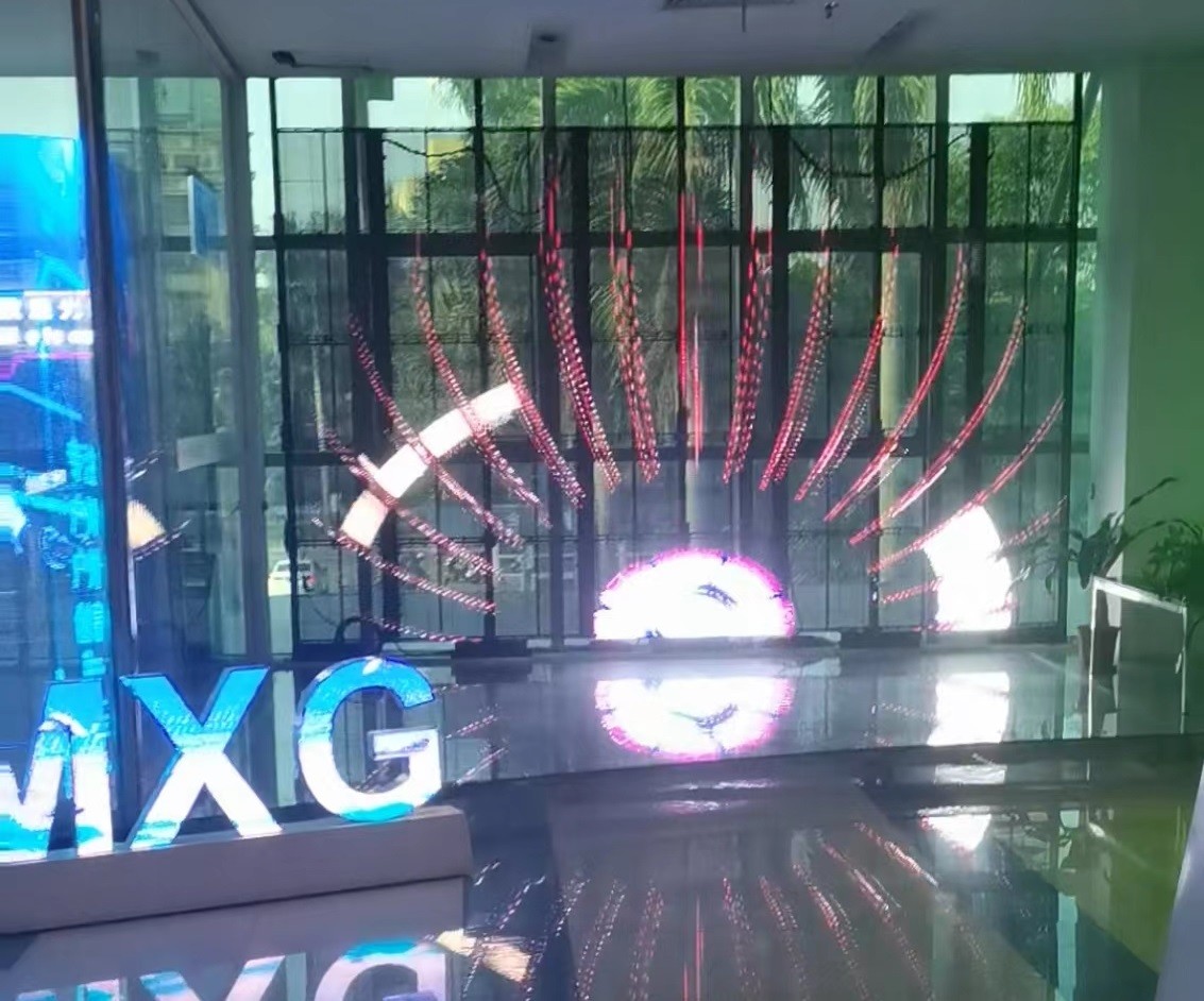 P3.91 - 7.82mm Outdoor Transparent Led Screen High Brightness 3840Hz High Refresh Rate