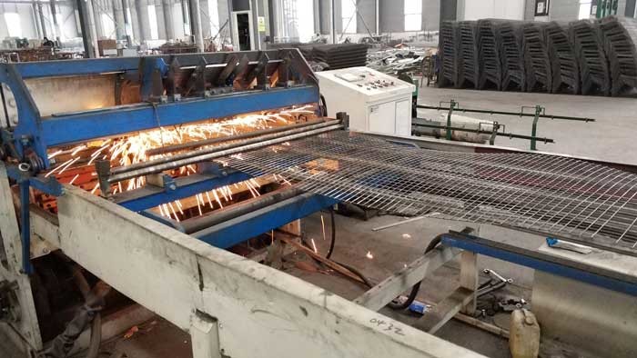 0 - 20kw A Frame Layer Cages , 3 / 4 / 5 Tiers Poultry House Equipment