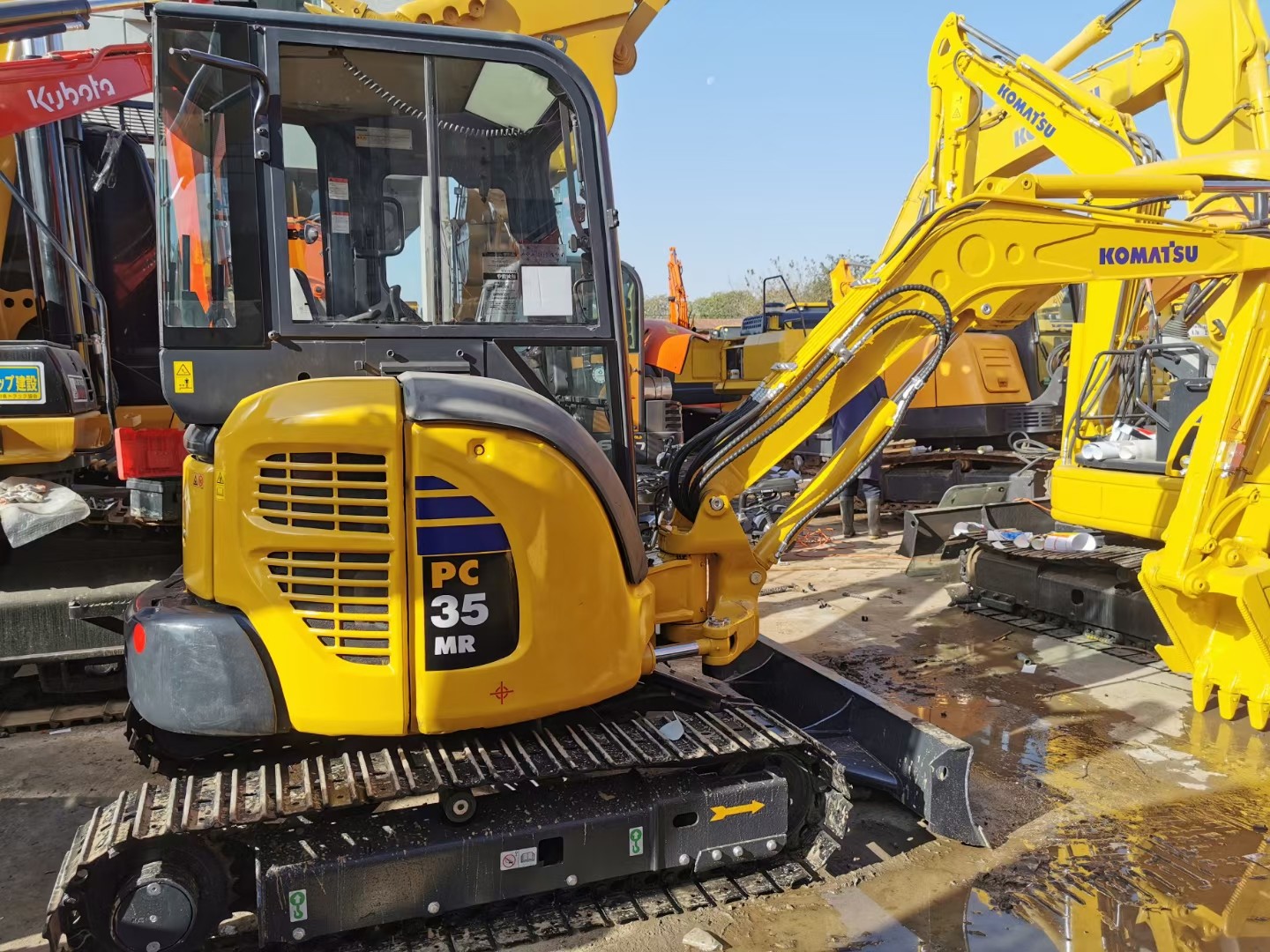 Original Second Hand Crawler Type Komatsu 35 Excavator Good Quality